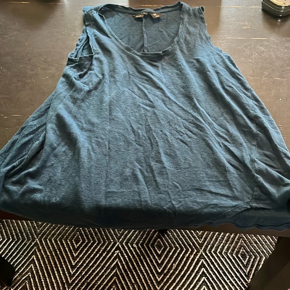 Tahari Tops - Tahari 💯% linen tank top in blue medium GUC